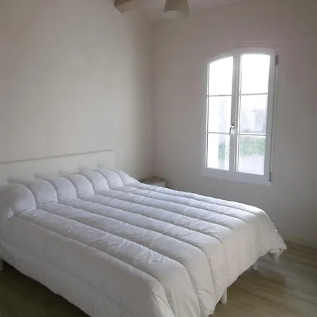 Holiday home Maison Renovee 2019 Proche Avec Jardin Prive - Fr-1-823-89