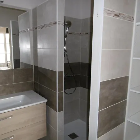 Holiday home Maison Renovee 2019 Proche Avec Jardin Prive - Fr-1-823-89